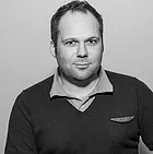 Bildet viser Hans Otto Veflen hos Veflen Entreprenør