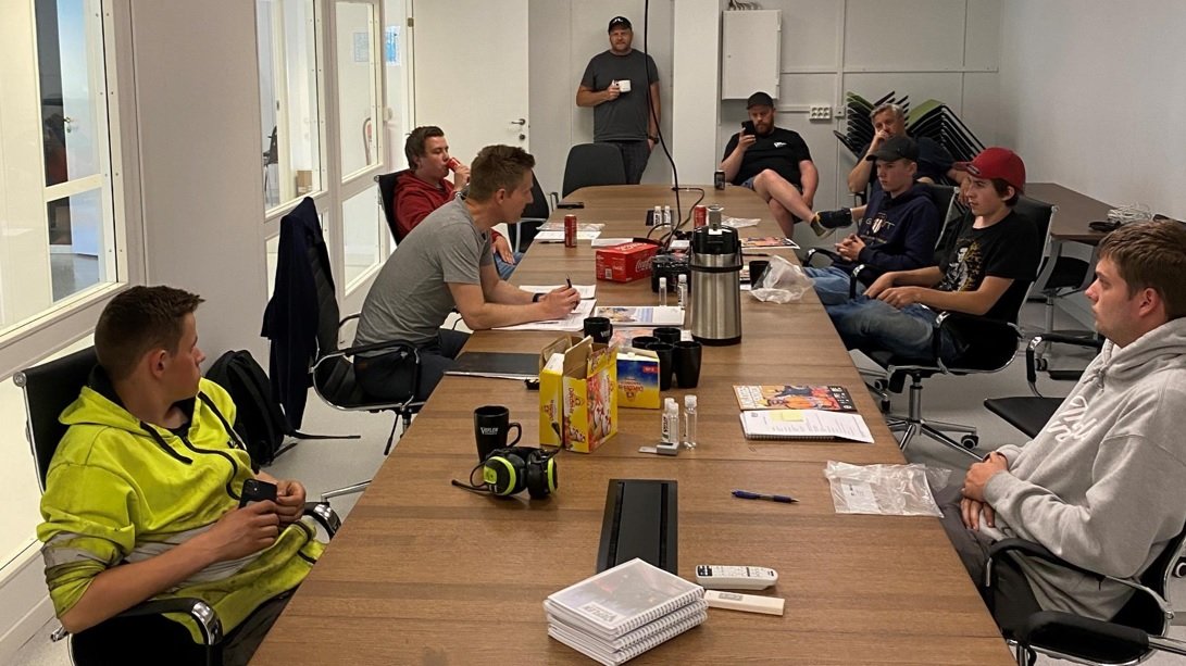 Første møte med Veflen for seks nye lærlinger